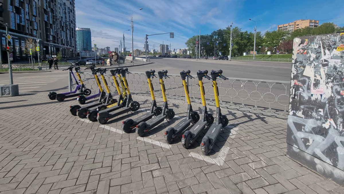 В Екатеринбурге установят первые запретные зоны для всех электросамокатов —  РБК