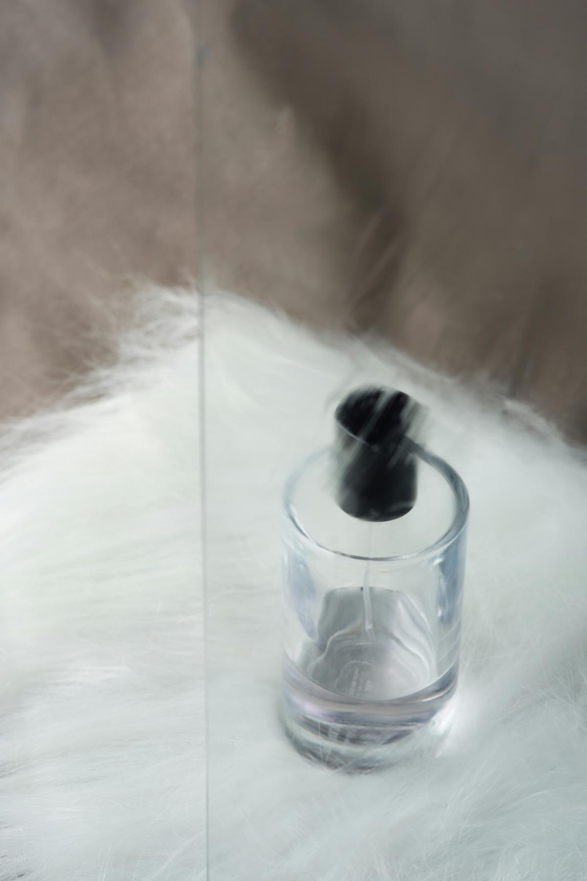 Парфюмерную воду чаще всего выбирают женщины, а мужчины нередко предпочитают более свежую туалетную воду