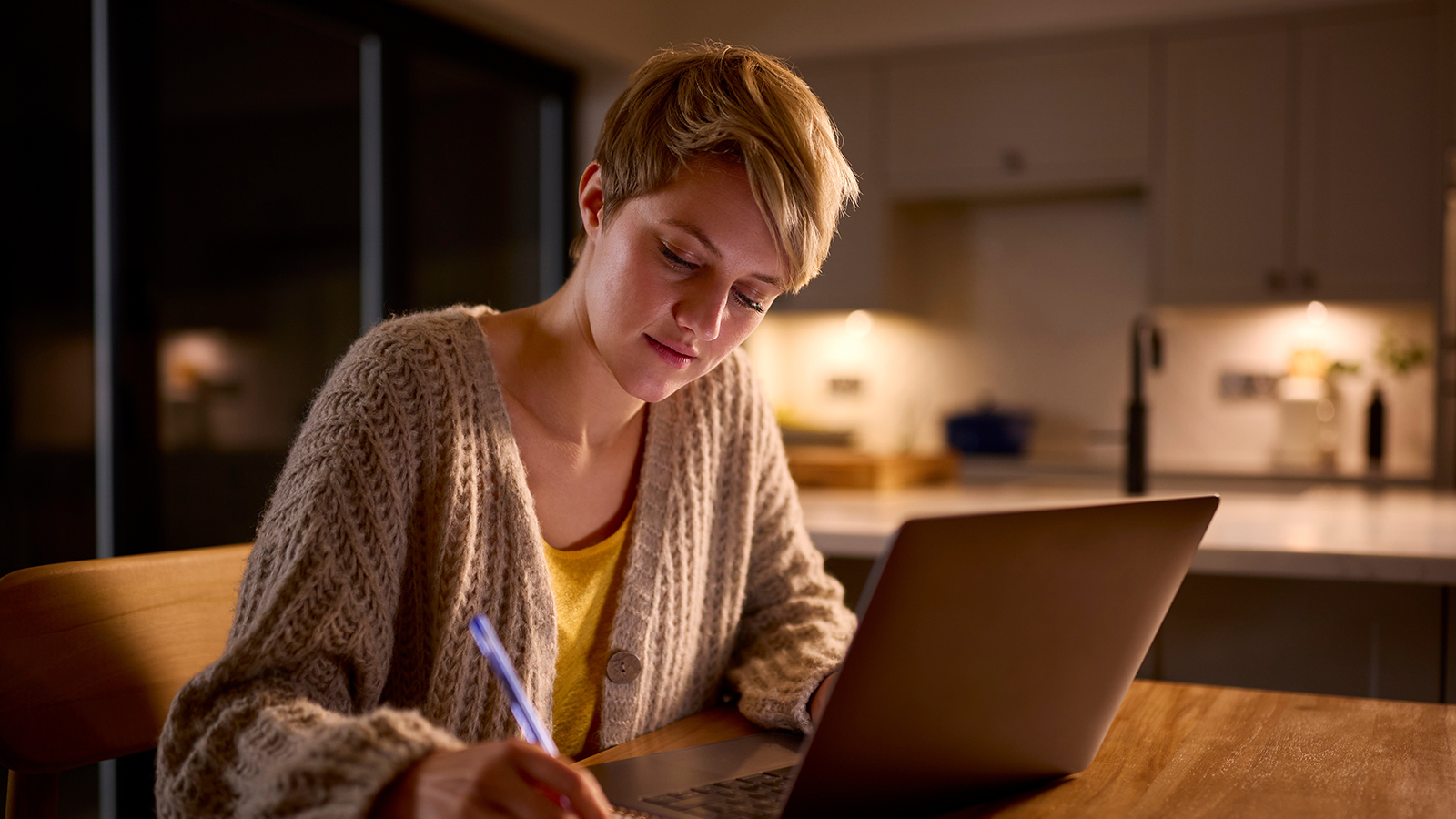 Как компьютер и телефон влияют на зрение. Вот как его сохранить