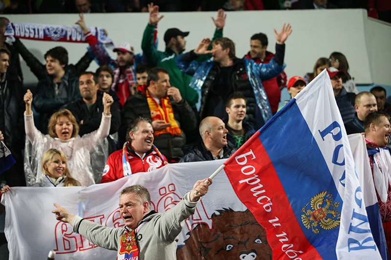 Болельщики сборной&nbsp;России на стадионе в Подгорице