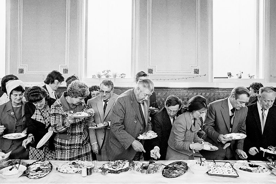 Выставка &laquo;Here We Are&raquo;
Martin Parr. Mayor of Todmorden&#39;s Inaugural Banquet, West Yorkshire, England UK, 1977