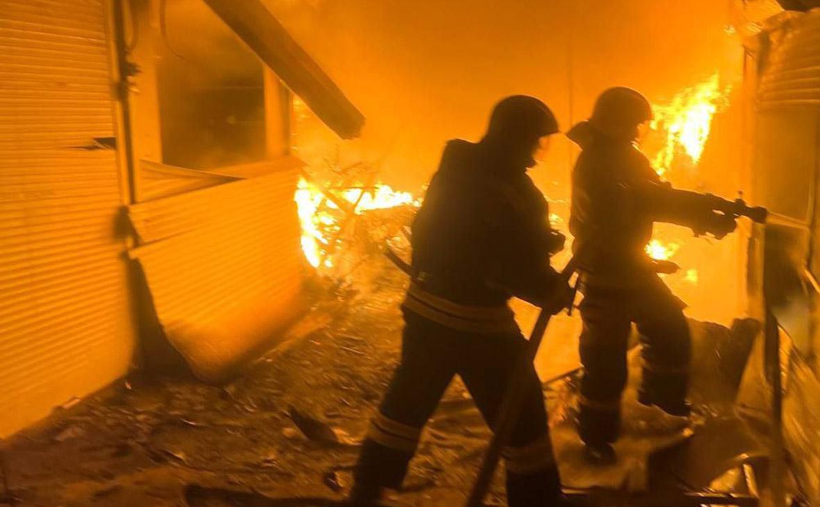 В результате мощного пожара в жилом доме в Лондоне пострадали 15 человек