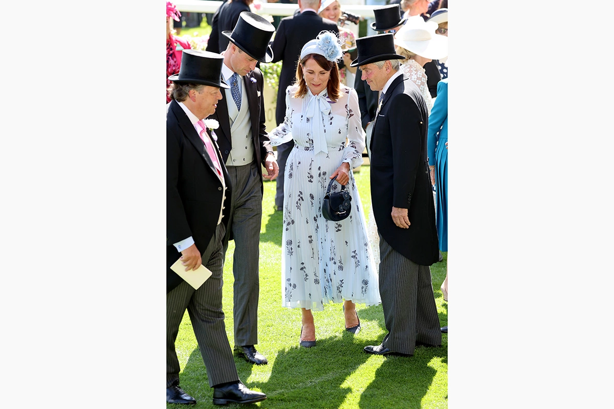 <p>Принц Уильям, Кэрол Миддлтон и Майкл Миддлтон на втором дне скачек Royal Ascot, 19 июня 2024 года</p>