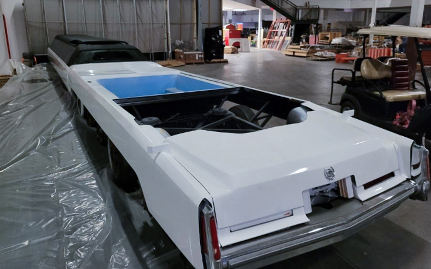 Огромный лимузин собрали из шести других лимузинов Cadillac