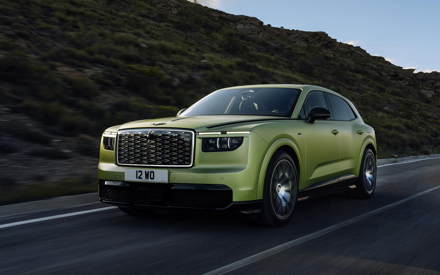 Bentley представила первый электромобиль в истории марки. У него 888 л.с.