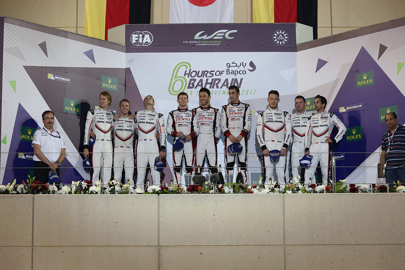 Церемония награждения: первое место в абсолютном зачете финальной гонки взяла Toyota, однако лидером по итогам сезона стал экипаж команды Porsche под вторым номером.
