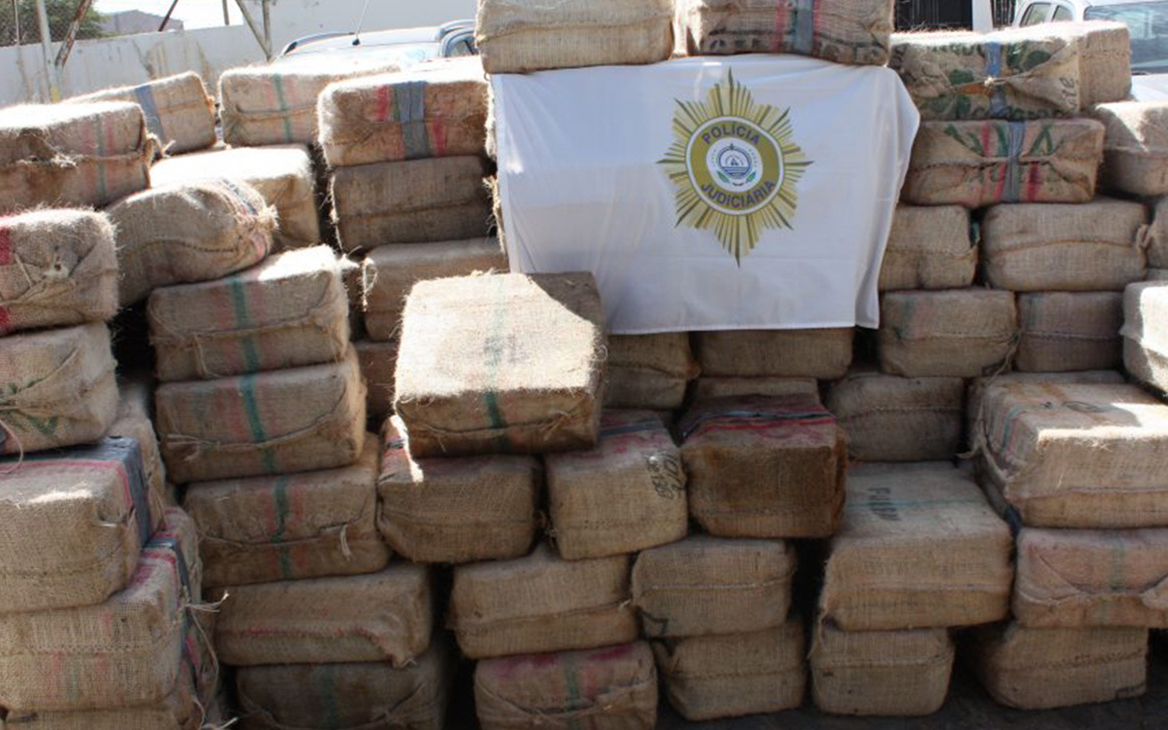 Депутат назвал версию попадания 9,5 т кокаина на сухогруз с россиянами