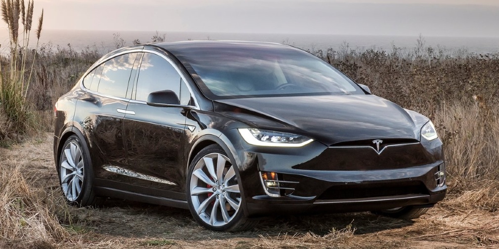 Tesla Model X. Примерно так выглядит электрический кроссовер&nbsp;министра промышленности и торговли Дениса&nbsp;Мантурова.