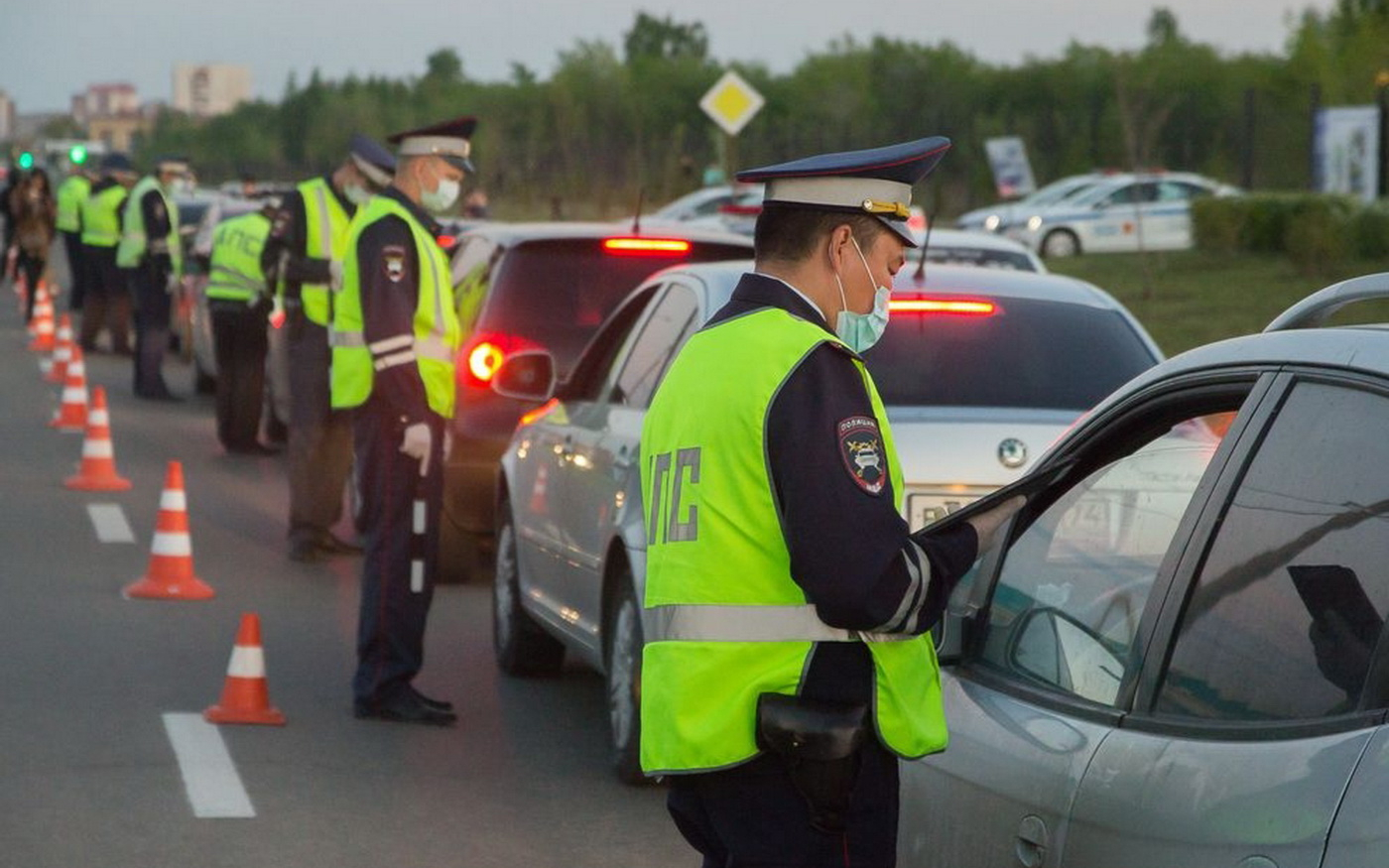 Российским водителям пообещали сплошные проверки на дорогах