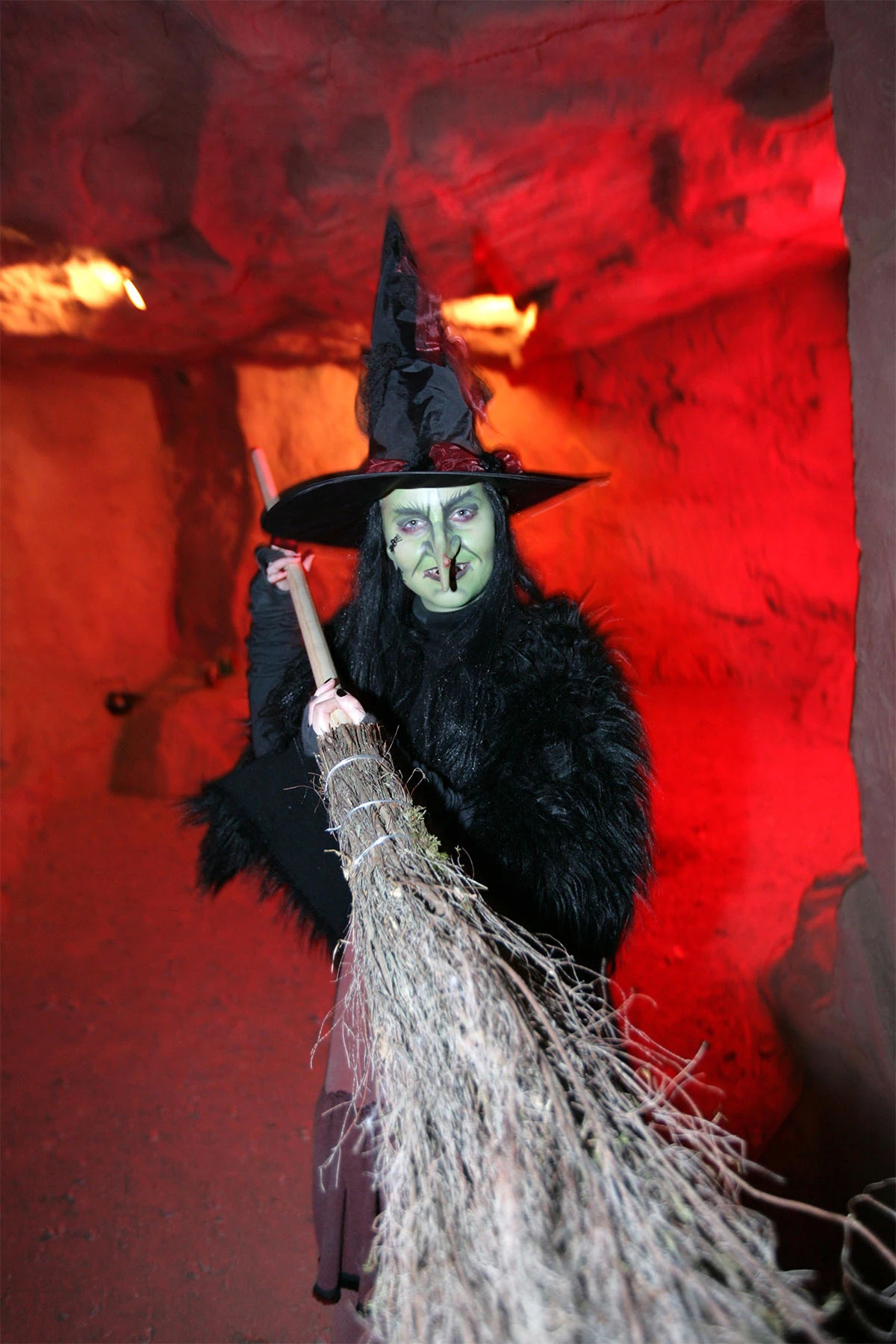 <p>Костюм ведьмы &mdash; один из самых популярных на Хэллоуин</p>