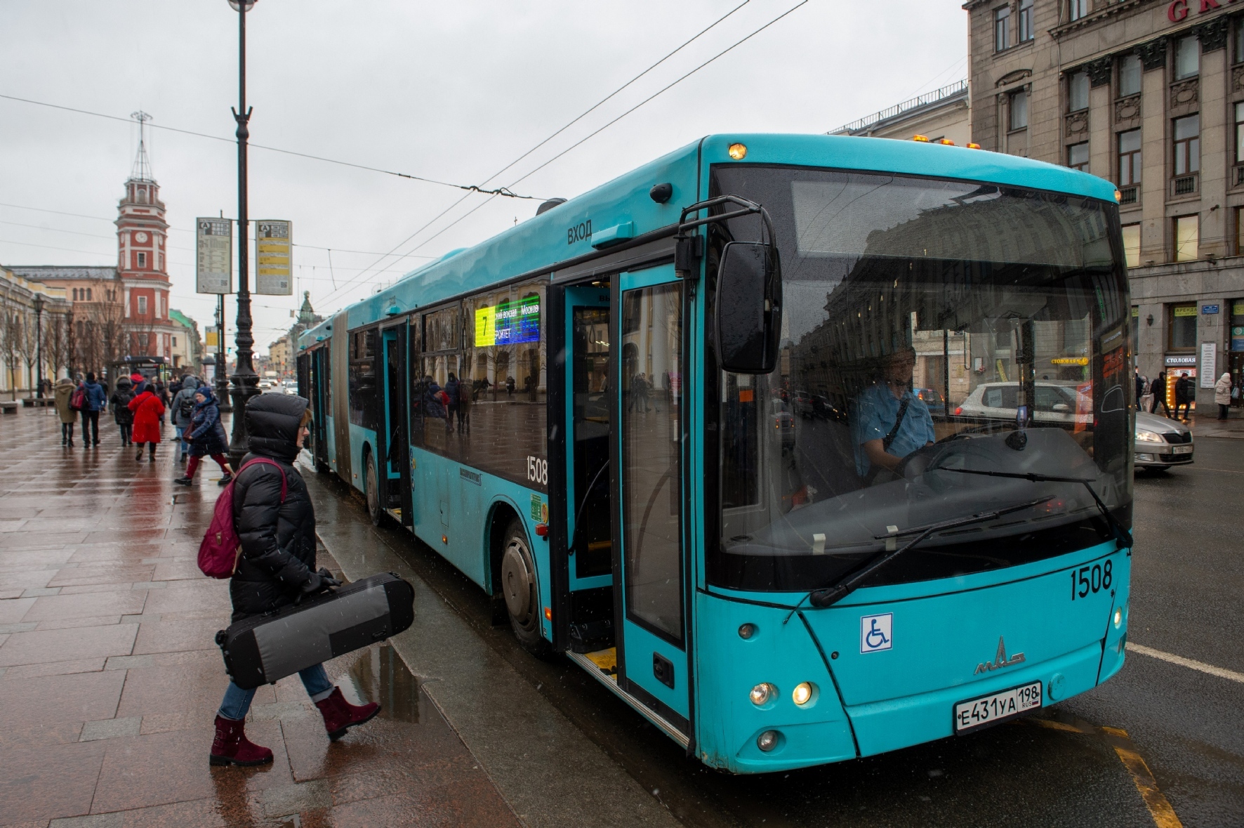 В Петербурге вырастет число жителей с правом на бесплатный проезд — РБК