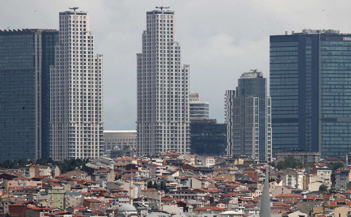 Dilara Senkaya / Reuters