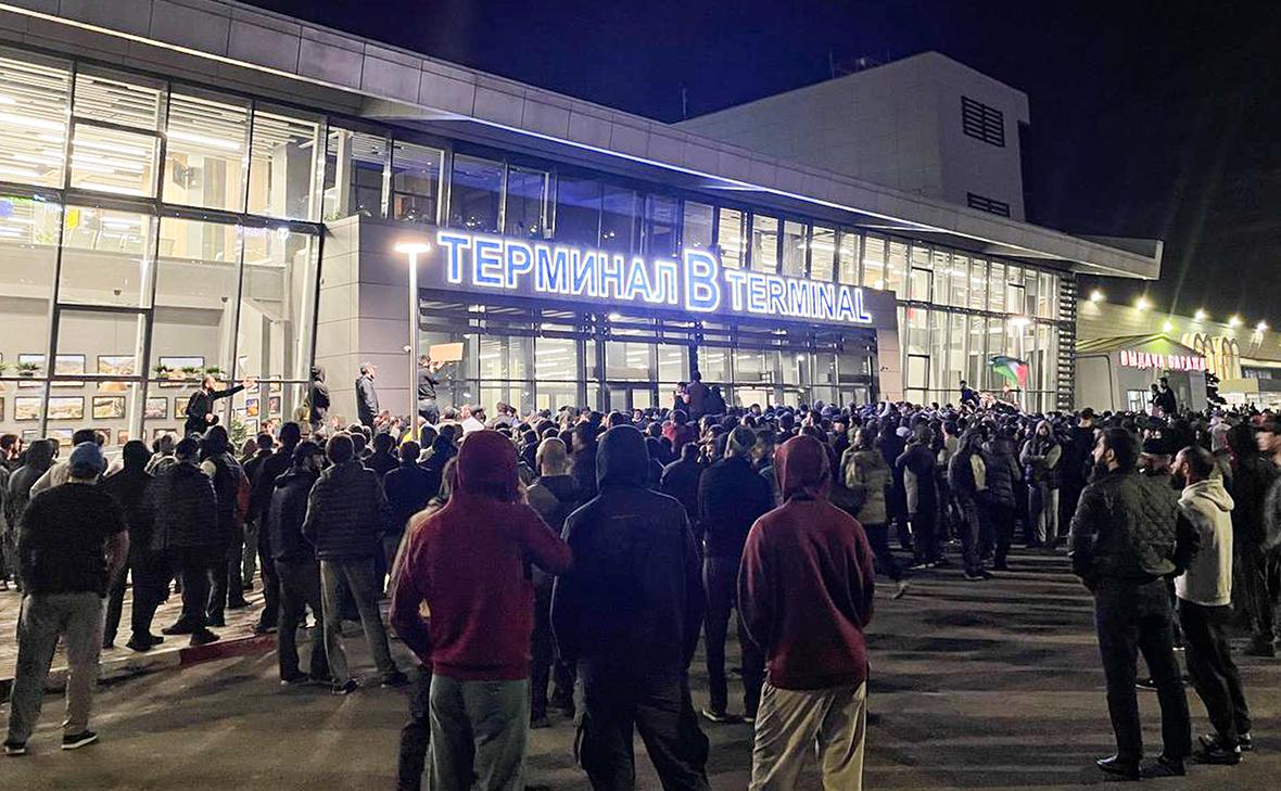По делу о беспорядках в аэропорту Махачкалы осудили 135 фигурантов на сроки до 15 лет