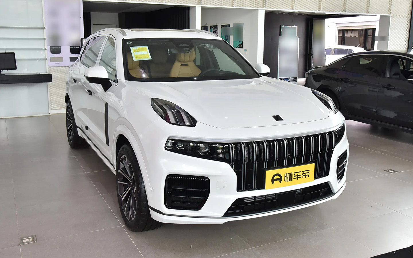 Lynk &amp; Co 09