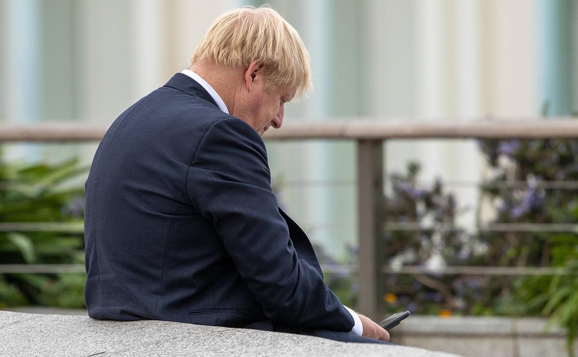 Борис Джонсон заявил, что обращался к ИИ при написании книг ради похвалы