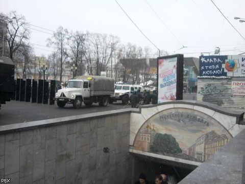 В центр Москвы стягивают полицию в преддверии митингов. ФОТО