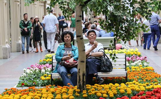 Туристы из Китая в ГУМе, июнь 2016 года


