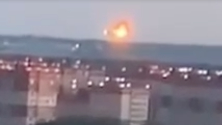 В Сети появилось видео очевидца с моментом падения военного Ил-76