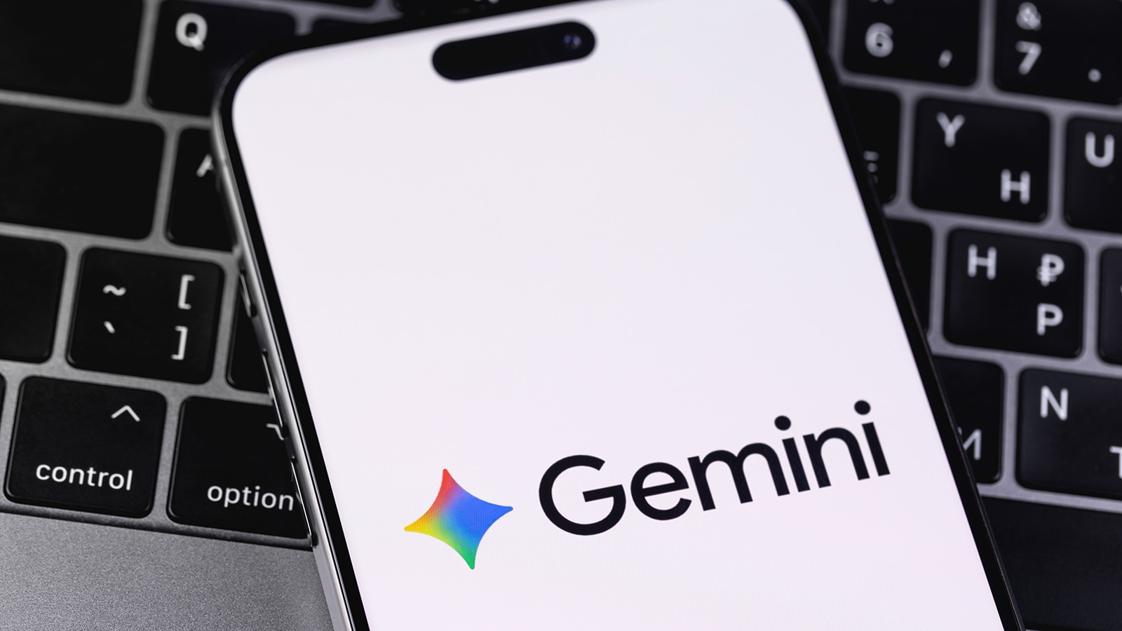 Появилась информация о новом ИИ Omni от Google. Зачем он нужен