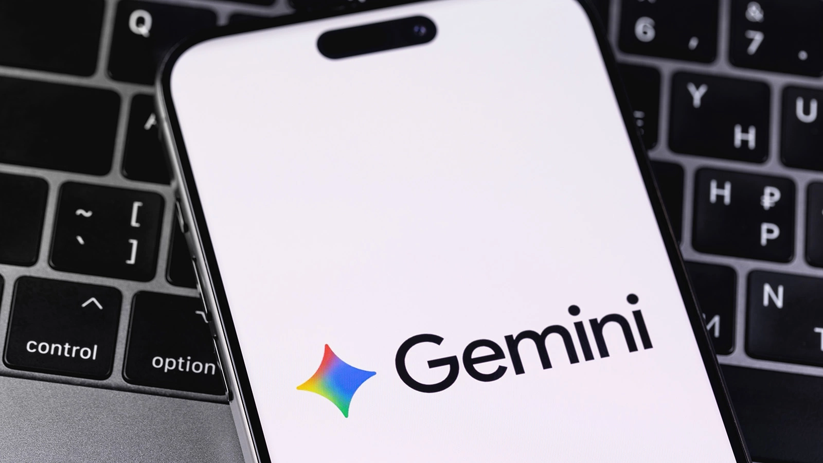 Появилась информация о новом ИИ Omni от Google. Зачем он нужен