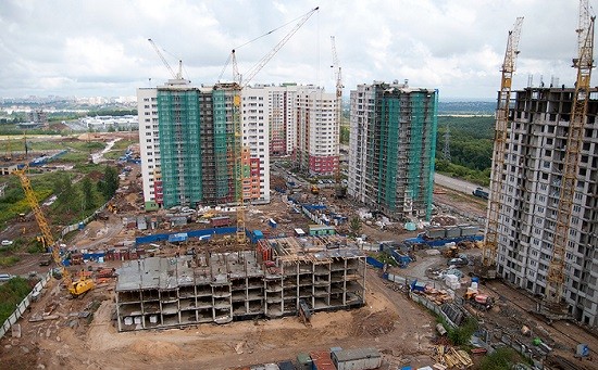 Высокую стоимостью жилья в Нижнем Новгороде источники, близкие к рынку, отчасти связывают с тем, что основные площадки в городе фактически поделены между 2-3 крупнейшими игроками
