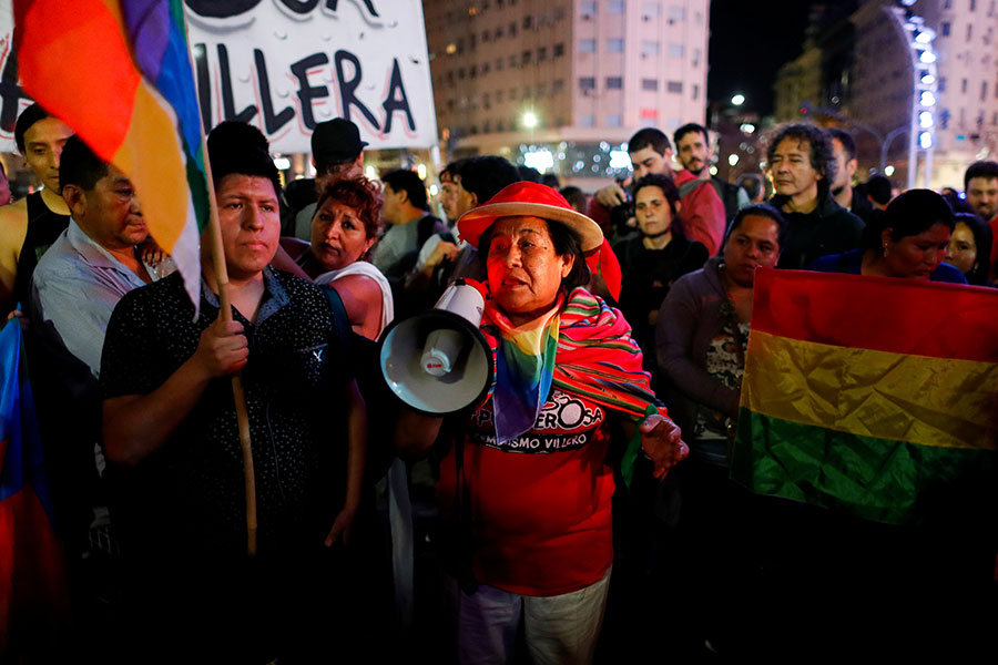 В Буэнос-Айресе прошла акция живущих в Аргентине сторонников Моралеса в поддержку президента