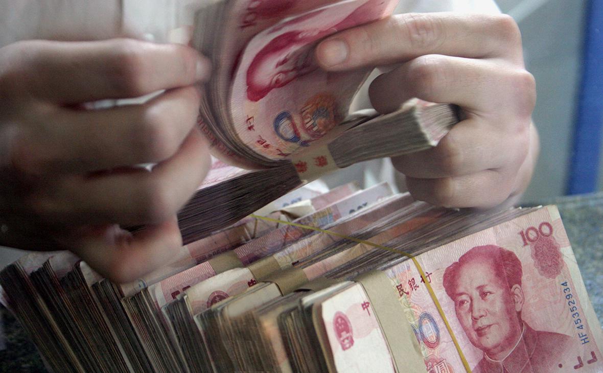 ЦБ и Минфин начнут продажу юаней на фоне снижения нефтегазовых доходов