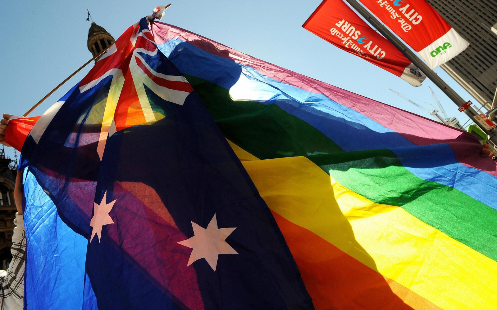 В Австралии детей-футболистов заставили надеть майки в поддержку ЛГБТ