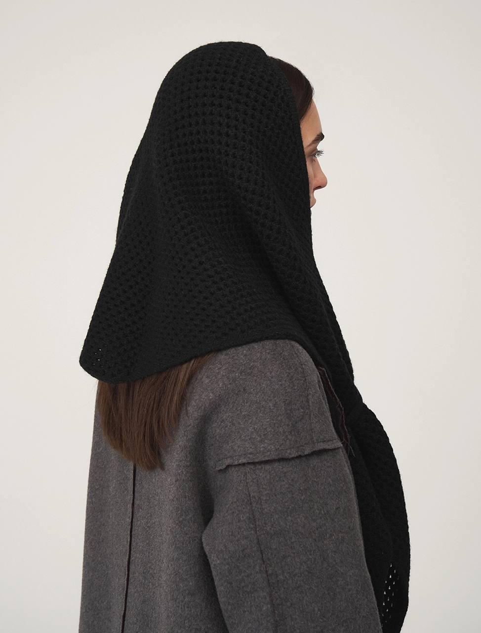 Косынка Hass, 5300 руб. (hass-shop.ru)