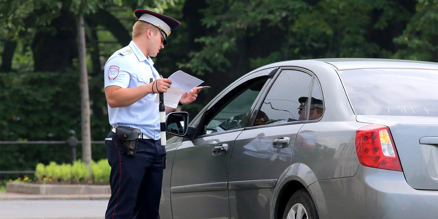 Кроме шуток: как правильно общаться с инспектором ДПС