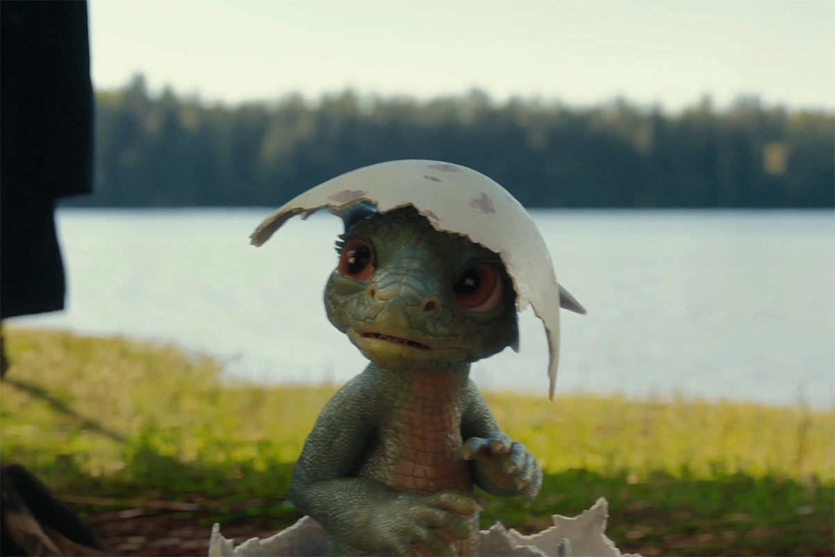 По сюжету моряк Алексей Алехин попадает в сказку и встречает там маленького дракона, которого называет Горынычем