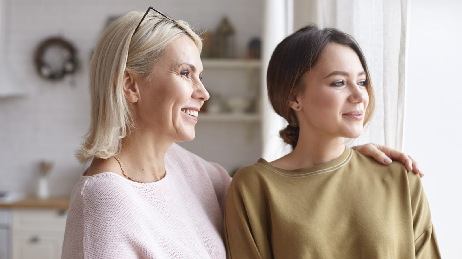 Сколько россиян финансово помогают родителям. Результаты опроса