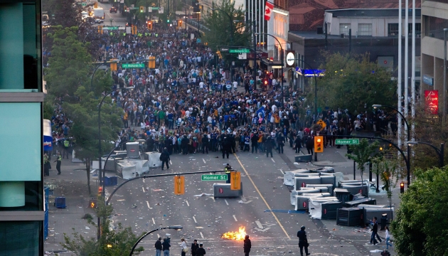 Фанаты устроили погромы в Ванкувере