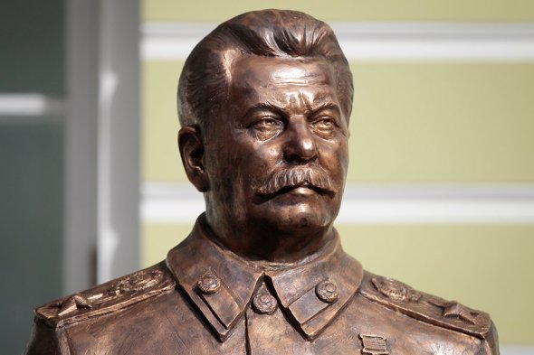 Бюст Сталина на московской Аллее правителей