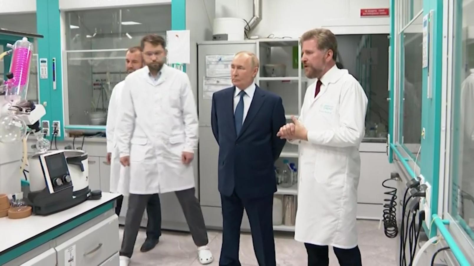 Путин прибыл в «Сириус» на встречу с молодыми учеными