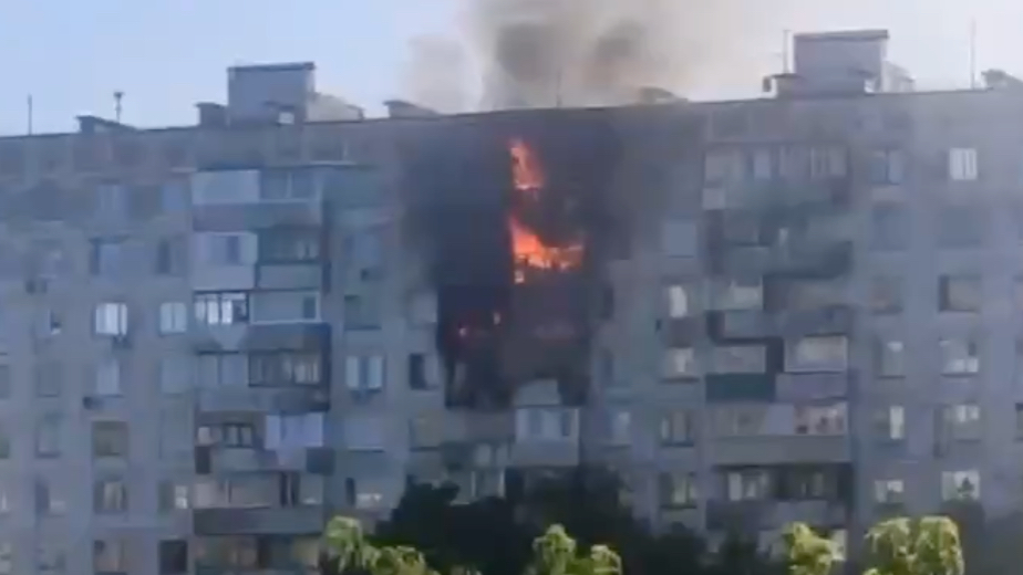 В жилом доме на востоке Москвы сгорели балконы на четырех этажах