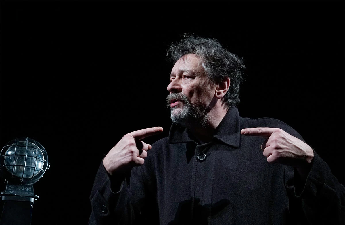 <p>Дмитрий Назаров в спектакле &laquo;Вальпургиева ночь&raquo;</p>