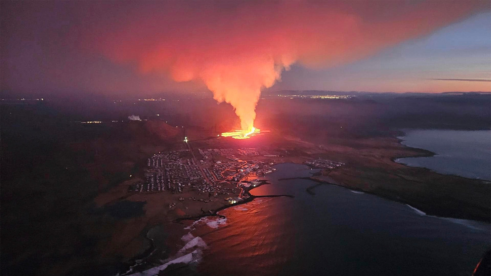 <p>Извержение вулкана&nbsp;Фаградальсфьялль в Исландии.&nbsp;2024 год</p>