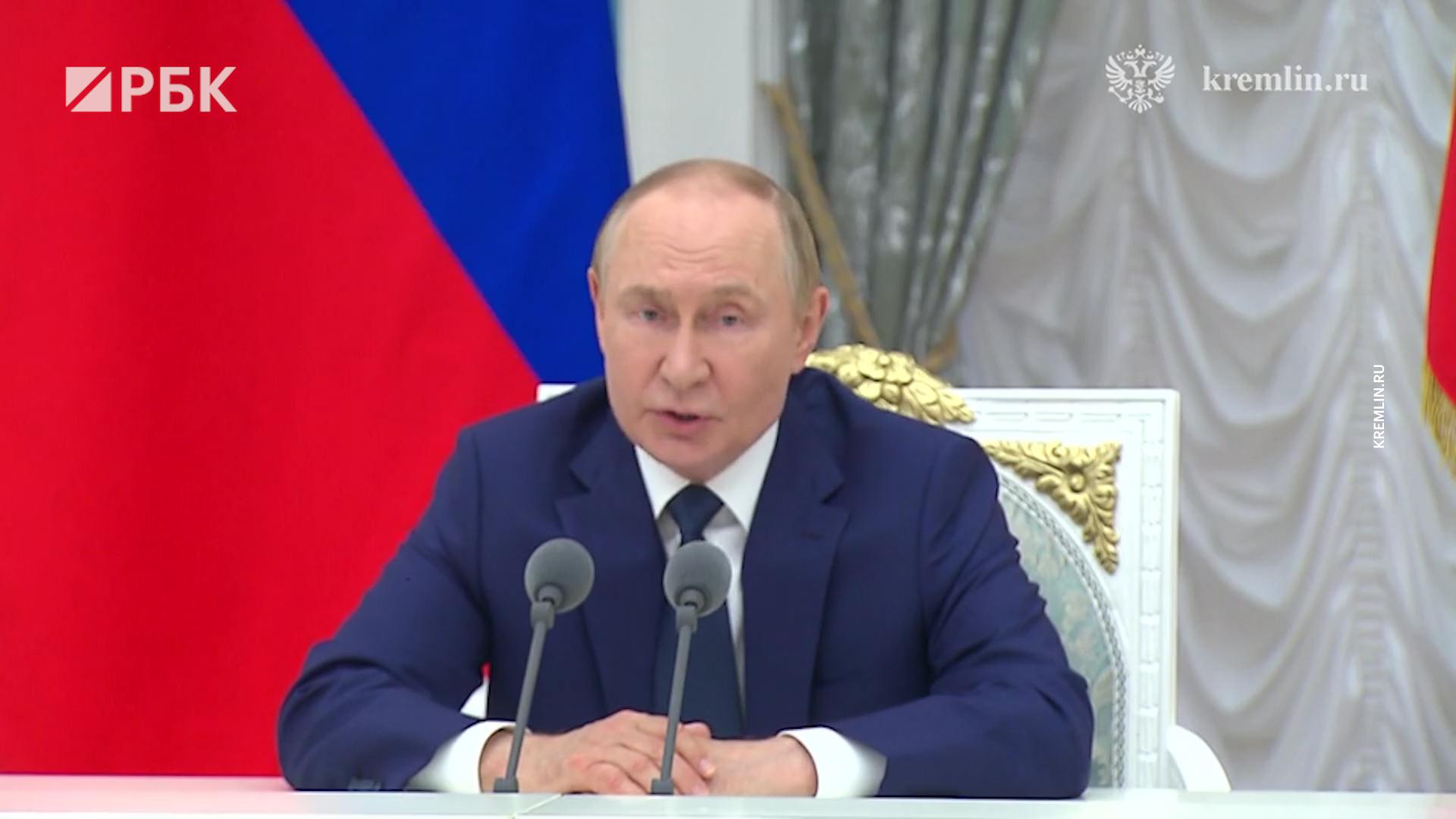 Путин обсудил с генералами и министрами переговоры с Трампом