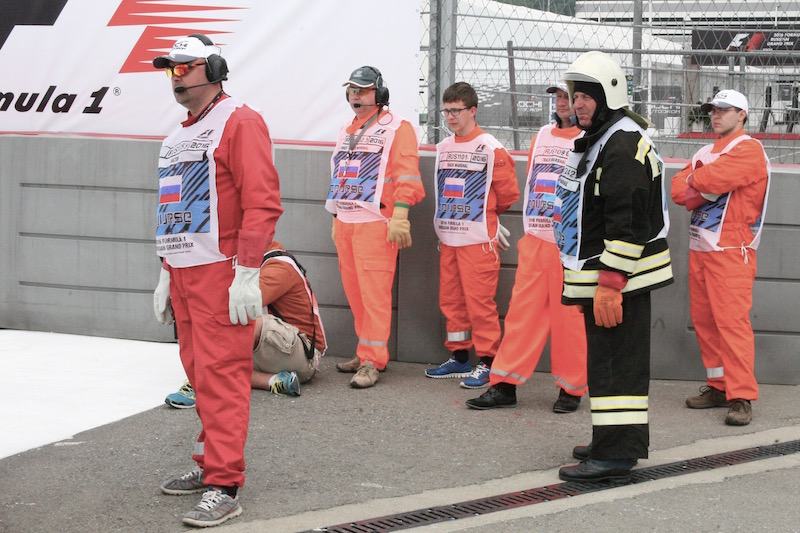 В Сочи проходит третье Гран-при России "Формулы-1"