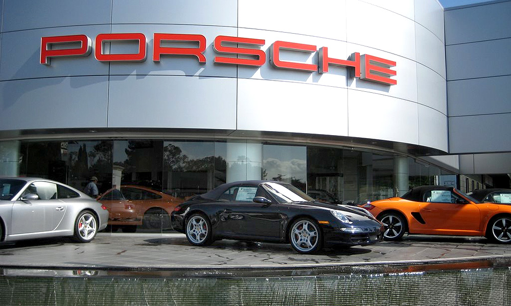 Финансисты подали на Porsche в суд за махинации