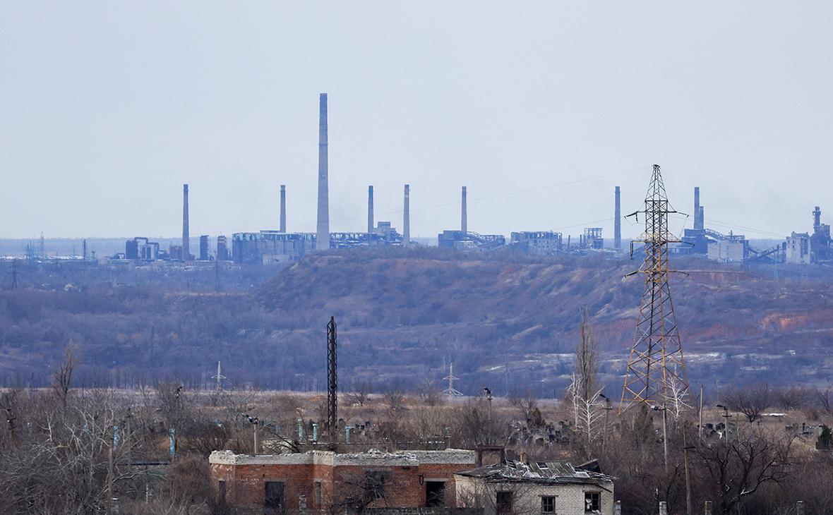 Вид на Авдеевский коксохимический завод в городе Авдеевка