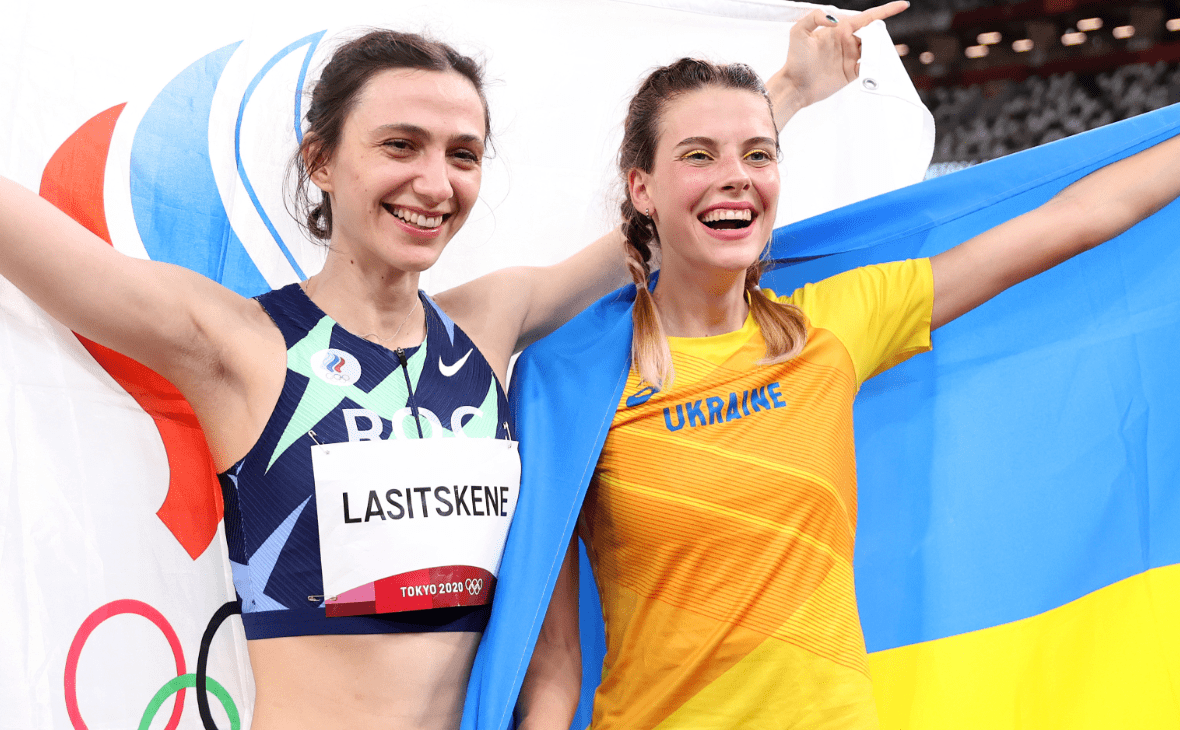 Российская легкоатлетка Мария Ласицкене и украинка Ярослава Магучих на Олимпиаде в Токио
