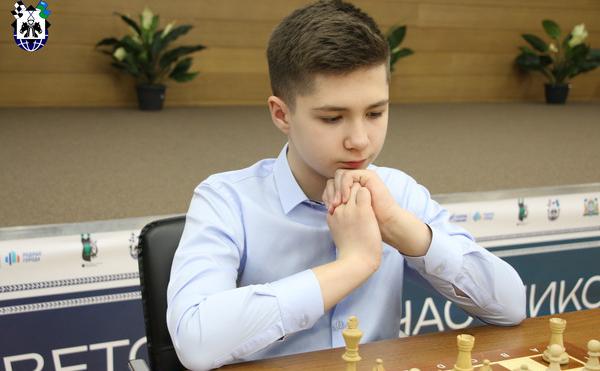 Шахматист в 13 лет стал самым молодым гроссмейстером в истории России