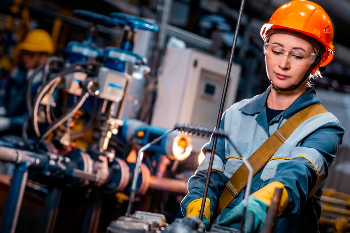 Как меняется лицо промышленности: женская сила против кадрового дефицита