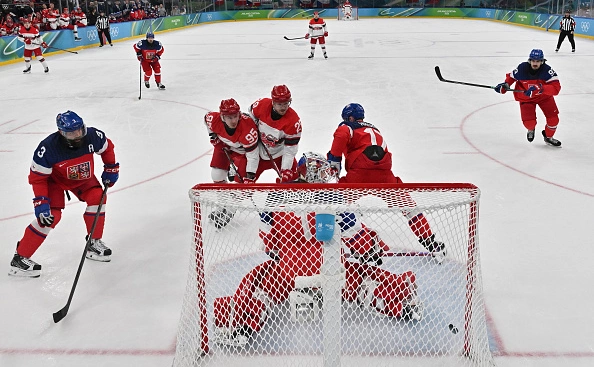  Alexander Nemenov-Pool / Getty Images