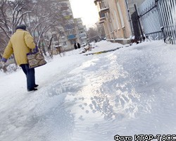 Москву сковало льдом: многочисленные аварии, обрывы проводов