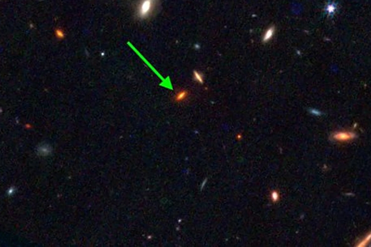 <p>Галактика ZF-UDS-7329</p>