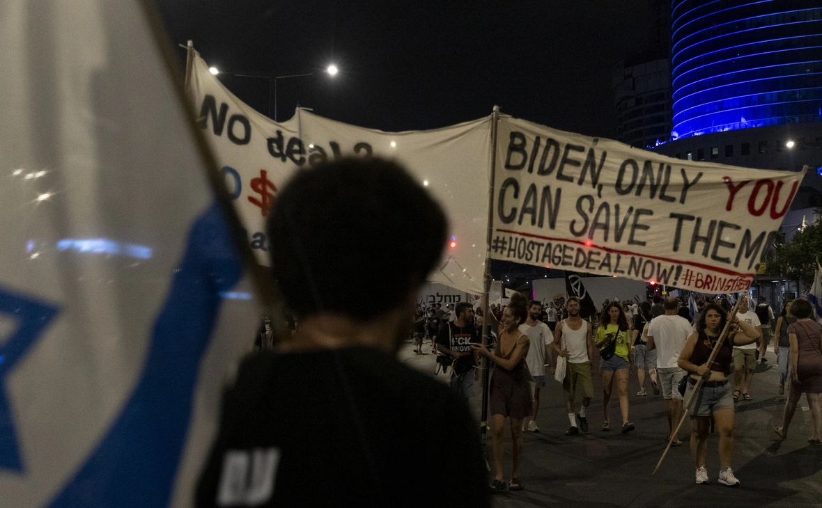 Amir Levy / Getty Images