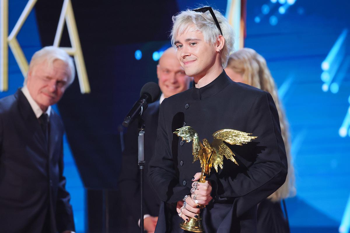 Режиссер Феликс Умаров, получивший приз в номинации «Открытие года»